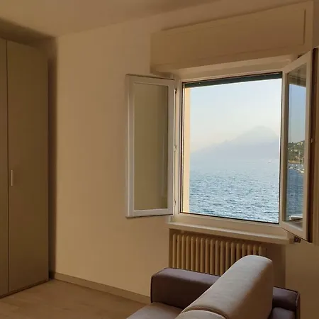 Sweet Lake Escape